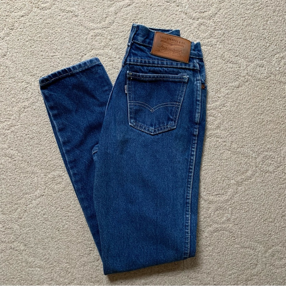Women’s Vintage Levi’s Jeans Leather Patch Made In USA Dark Wash Zip Fly Size 3